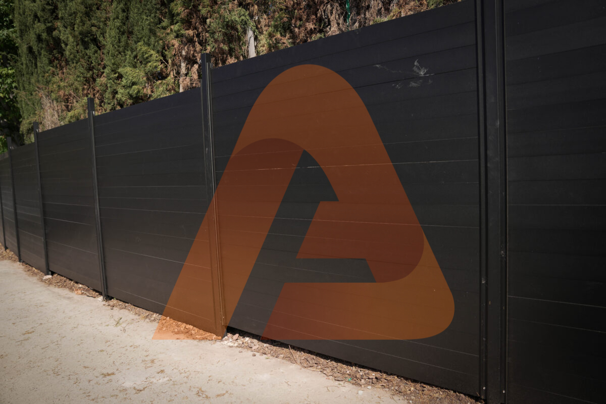 DSC02872 | Premium Aluminum Fence Installation in Woodland Hills, CA | Aluglobusfence.com